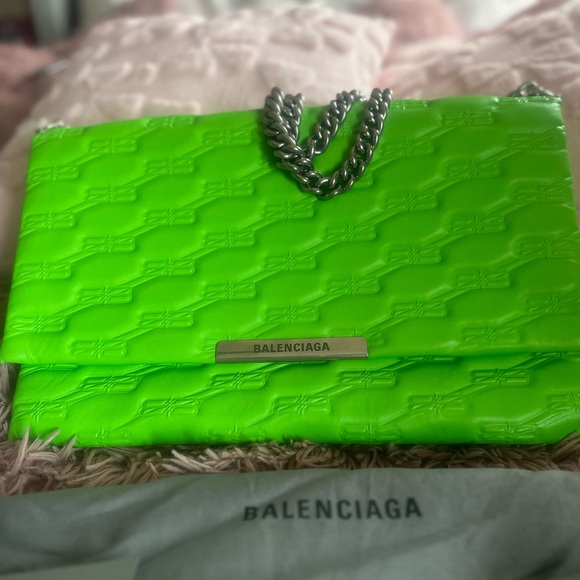 Balenciaga Bright Green Embossed Clutch - Picture 8 of 11